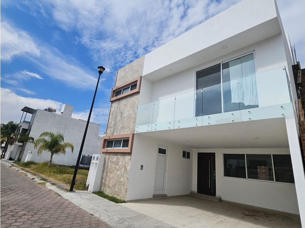 Casa en Venta en Morillotla en Fracc. El Encanto en Cholula, Pue.