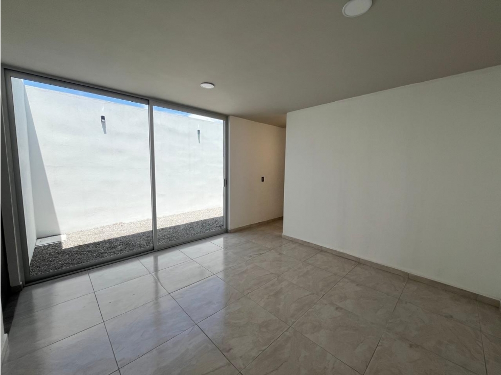 Casa en Venta en Residencial 4 Vientos Cuautlancingo, Puebla . - 3