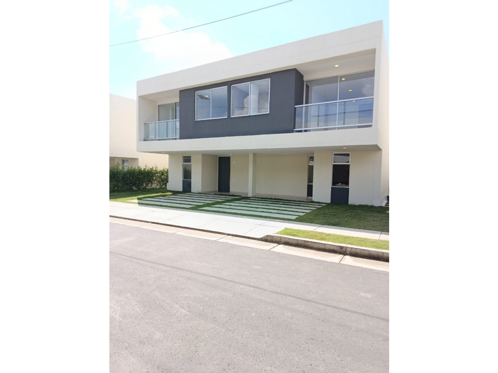 Casa a la Venta en Zona Norte, via Punta Canoa