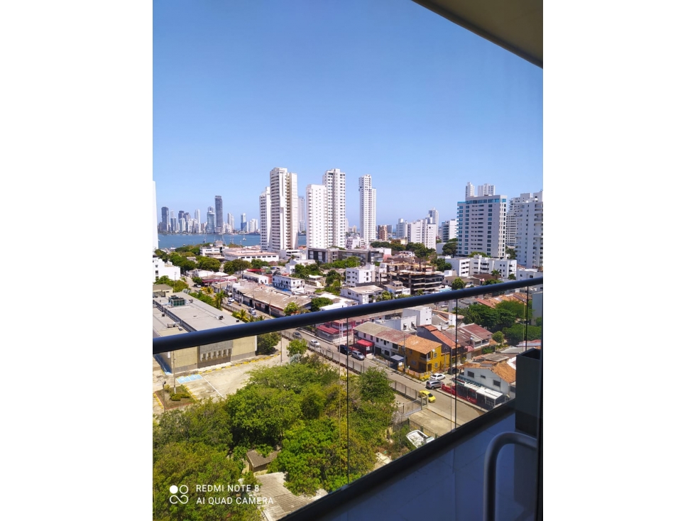 SEGRERA MUTIS ARRIENDA OFICINA EN MANGA EDIFICIO MODERNO — foto 4