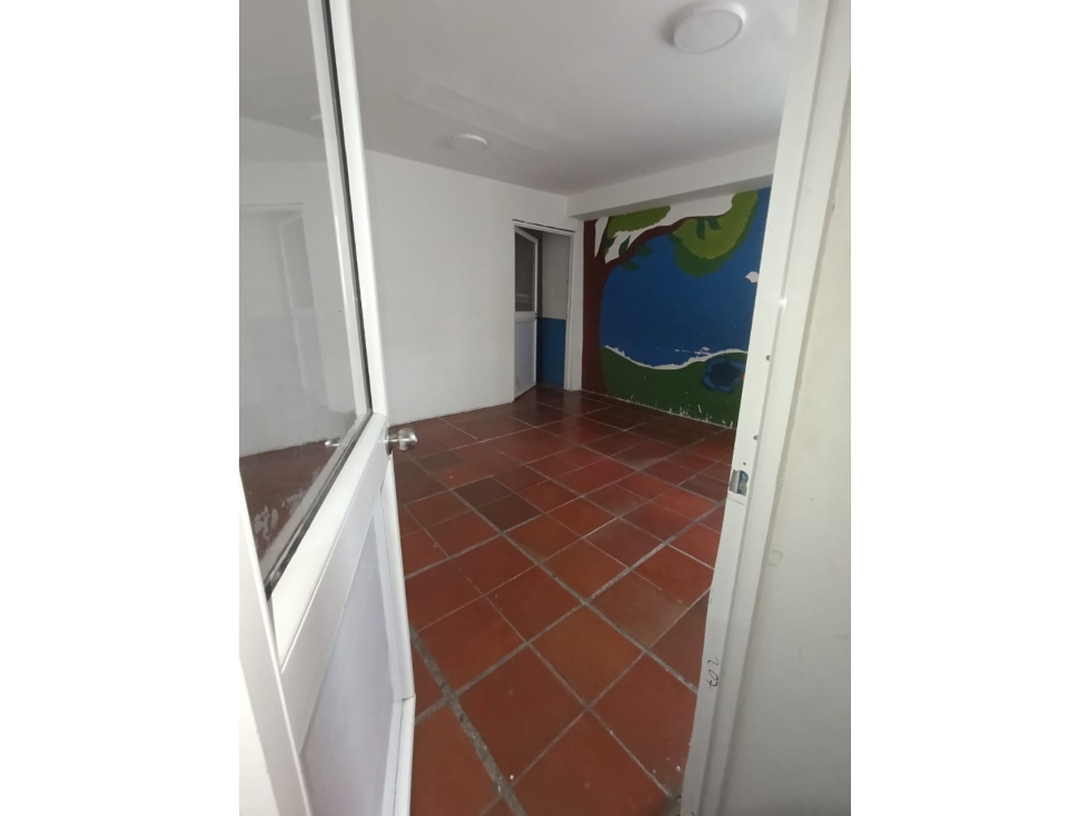 Local en arriendo, barrio el carmen — foto 2