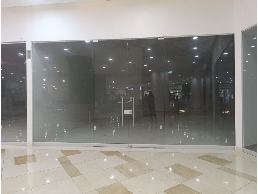 LOCAL EN ARRIENDO, BOCAGRANDE