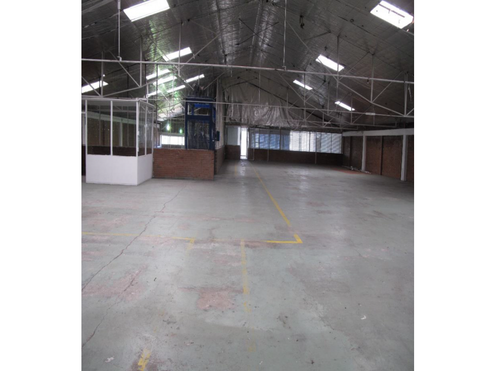 BODEGA ZONA INDUSTRIAL BARRIO PALOQUEMAO, BOGOTÁ — foto 2