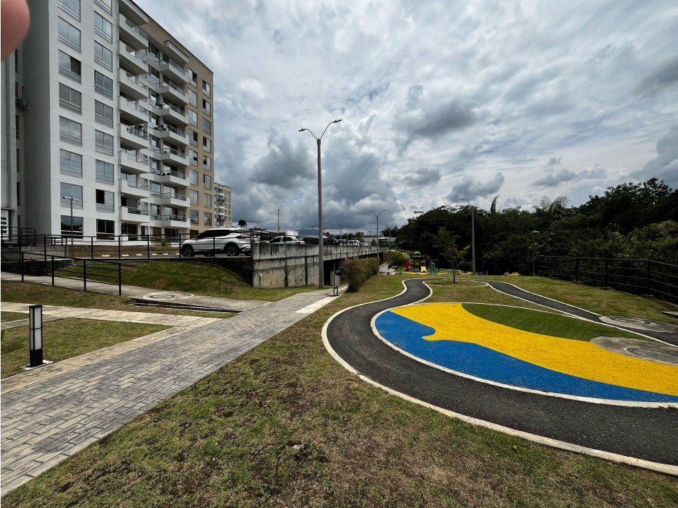 Apartamento en venta en Galicia Noveno piso con vista espectacular — foto 2