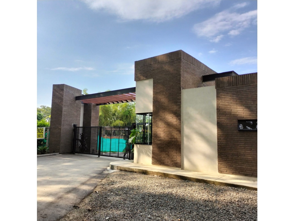 Venta de lote esquinero en condominio campestre cerritos