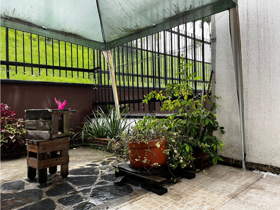 Venta de Apartamento en la Avenida Sur, Primer Piso con Terraza Grande — foto 2