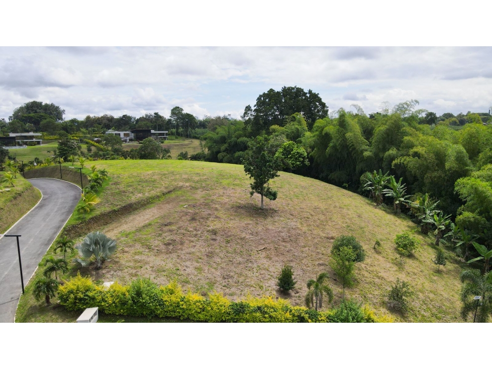 Lote en Venta cerca del Aeropuerto El Edén - 1