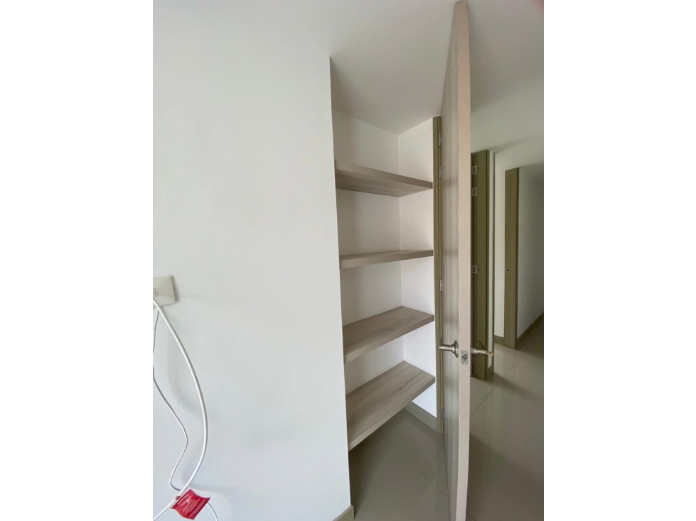 Apartamento en Venta con Luz Natural y Vista Verde en Pinares — foto 6