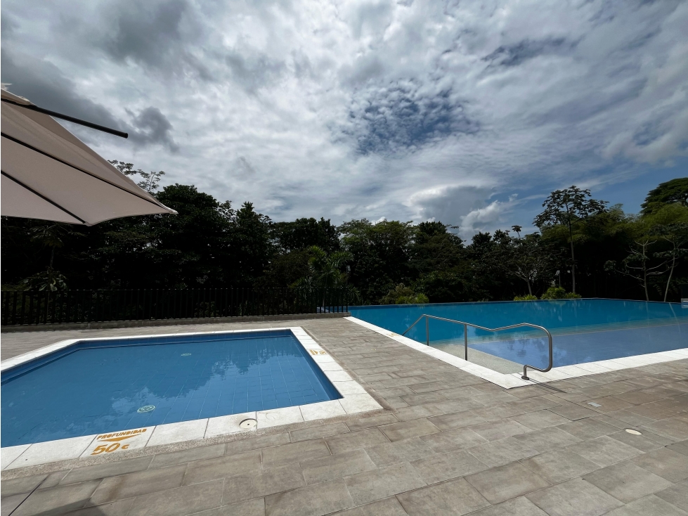 Apartamento en venta en Galicia Noveno piso con vista espectacular — foto 3