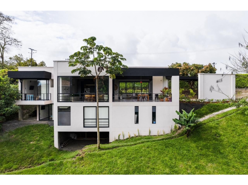 Casa campestre en venta via Armenia