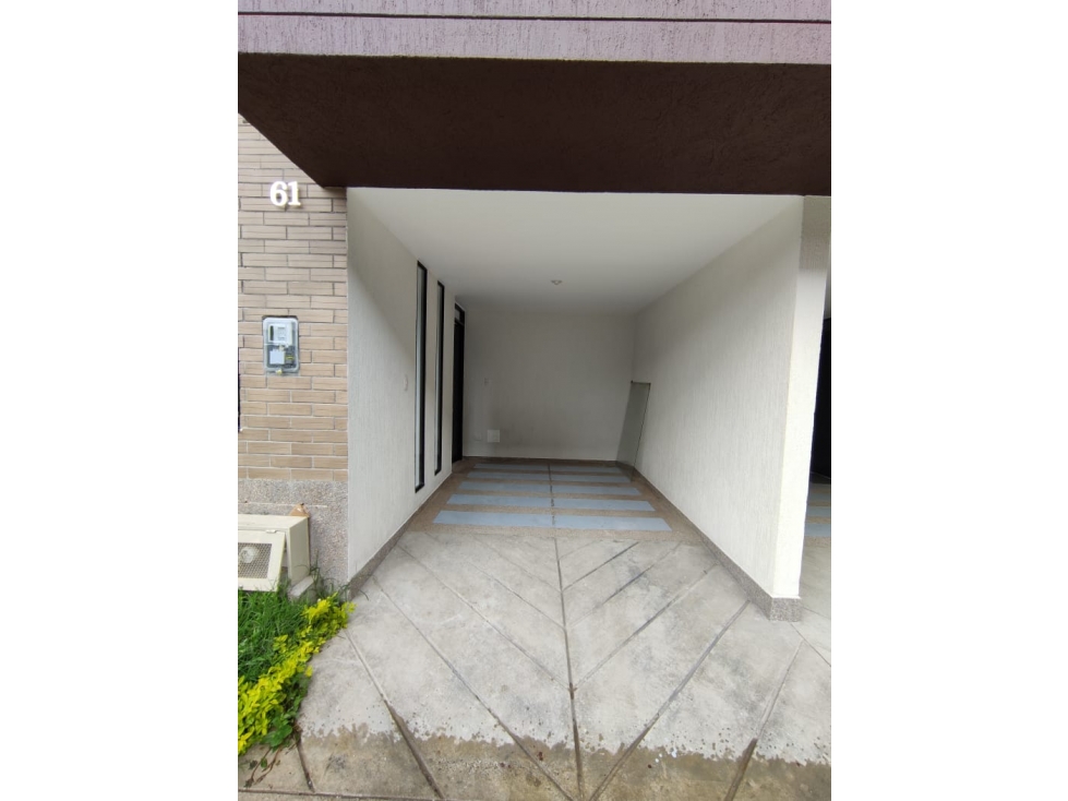 Casa esquinera en venta en conjunto cerrado sector Vía Rápida — foto 2