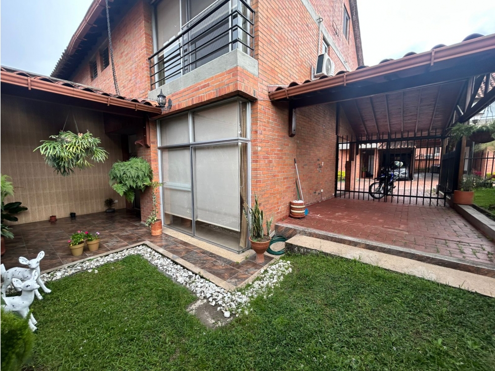 Casa en renta Avenida sur