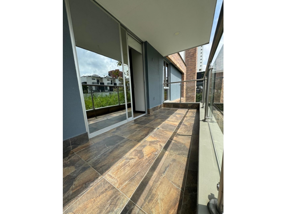 Hermoso apartamento en venta Pinares — foto 2