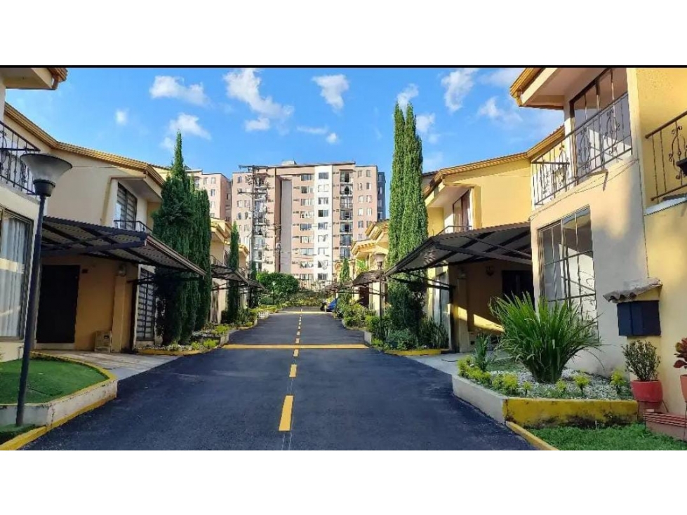 Se vende hermosa casa en el sector de Servientrega - Dosquebradas