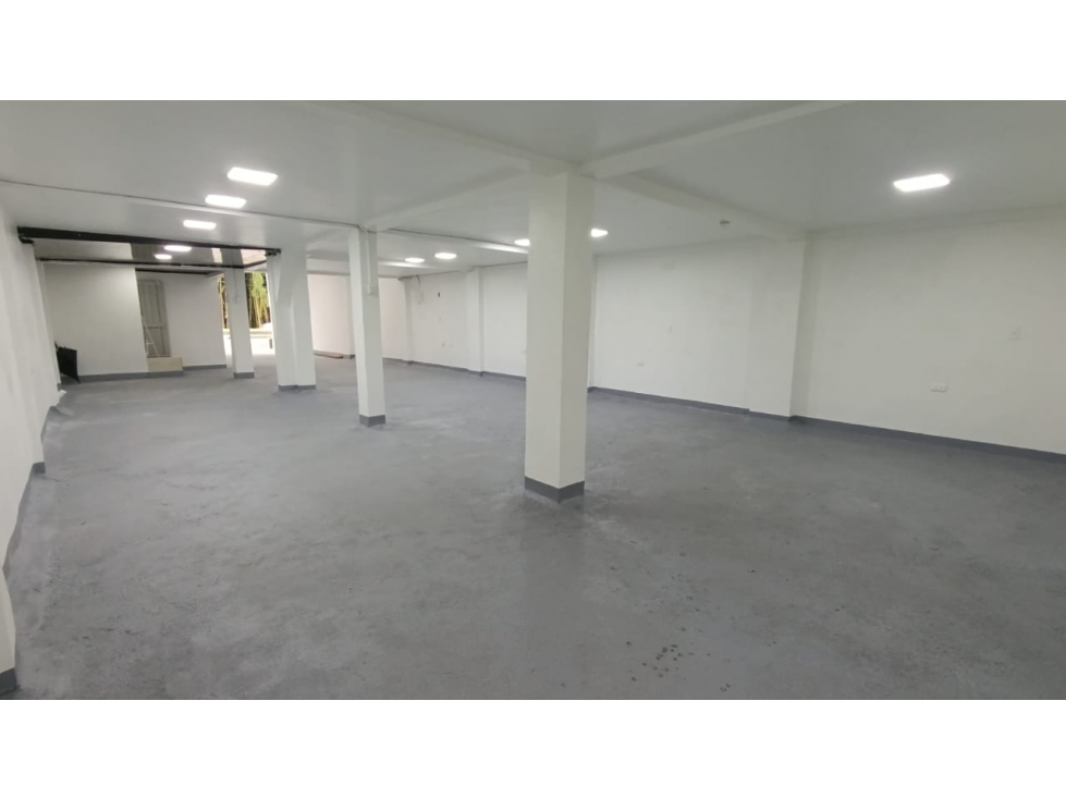 Alquiler de Bodega Comercial en Dosquebradas Vía Simón Bolívar - 3