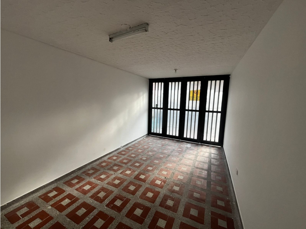 Casa en venta en La Pradera: Amplia, céntrica y con gran potencial — foto 3