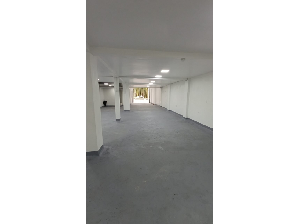 Alquiler de Bodega Comercial en Dosquebradas Vía Simón Bolívar - 4
