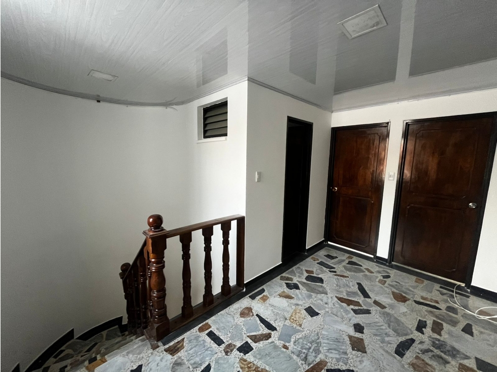 Casa en venta en La Pradera: Amplia, céntrica y con gran potencial — foto 4