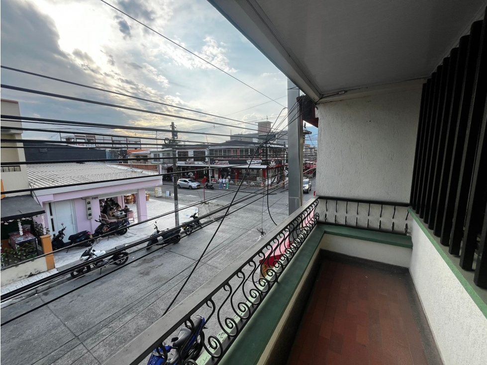 Casa en venta en La Pradera: Amplia, céntrica y con gran potencial — foto 2