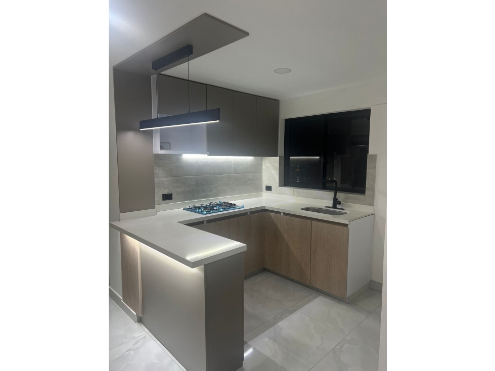 Hermoso Apartaestudio recién remodelado en venta Pinares — foto 3