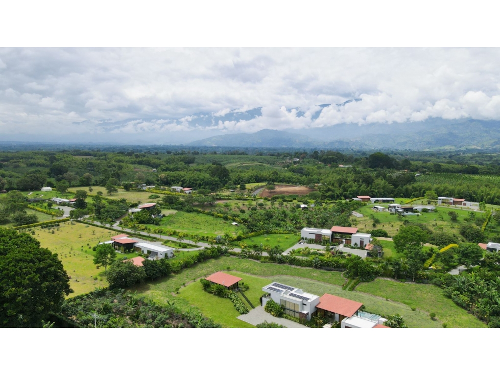 Lote en Venta cerca del Aeropuerto El Edén - 2