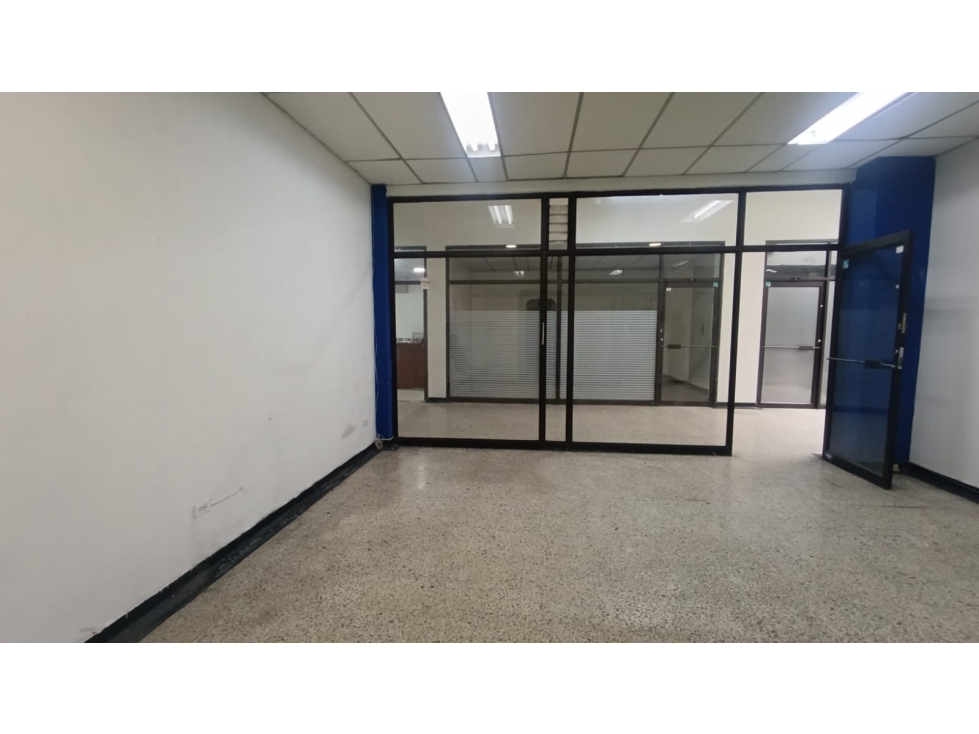 Se alquila local comercial en el centro de Pereira - 2