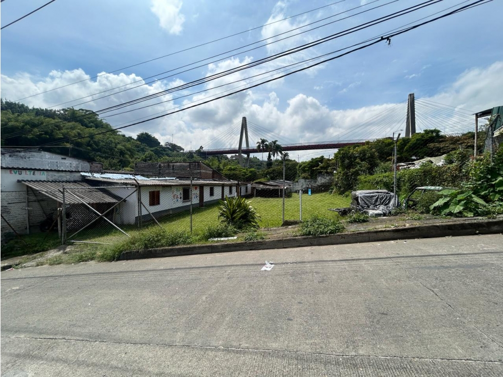 Venta de lote comercial entre el Centro y la Avenida del Río — foto 2