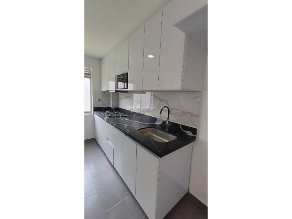 Casa de tres niveles en venta Avenida Sur — foto 5