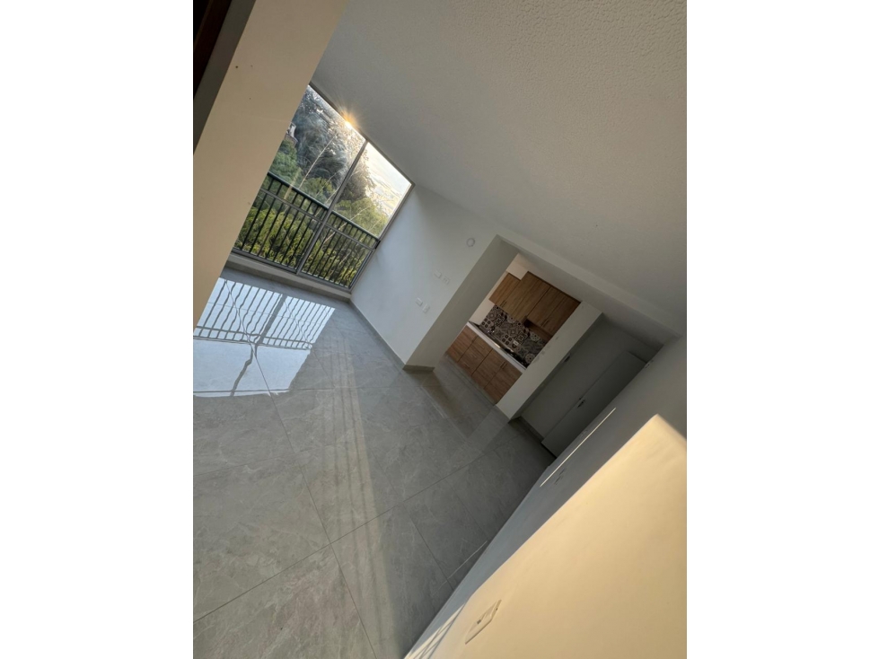 APARTAMENTO EN VENTA EL POBLADO — foto 3