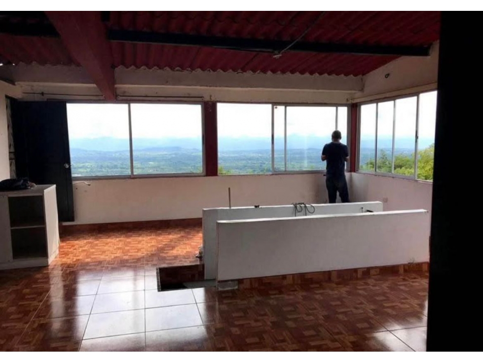 Casa de tres pisos independientes en venta Altagracia - 2