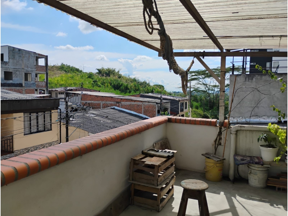 Casa de tres niveles en venta santa isabel dosquebradas - 2