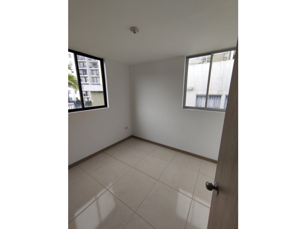 Casa esquinera en venta en conjunto cerrado sector Vía Rápida — foto 3