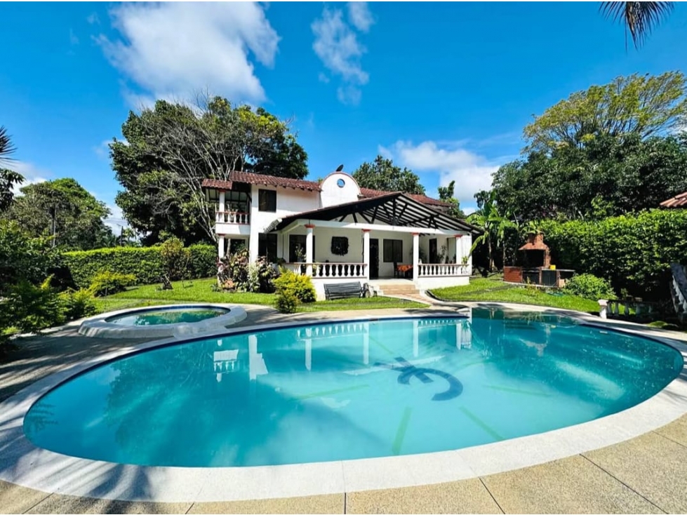 CASA CAMPESTRE EN VENTA SOBRE LA VÍA PEREIRA VITERBO - 1