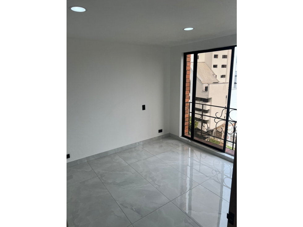 Hermoso Apartaestudio recién remodelado en venta Pinares — foto 5