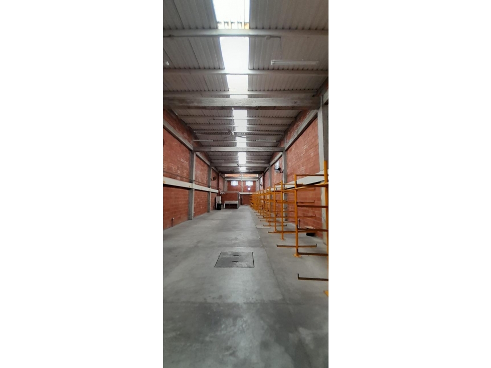 Bodega en Venta Zona Comercial de Tuluá, Barrio Tomás Uribe - 3
