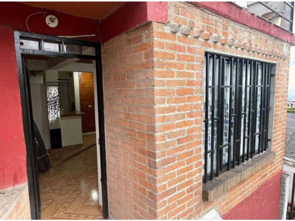 Casa de tres pisos independientes en venta Altagracia - 3