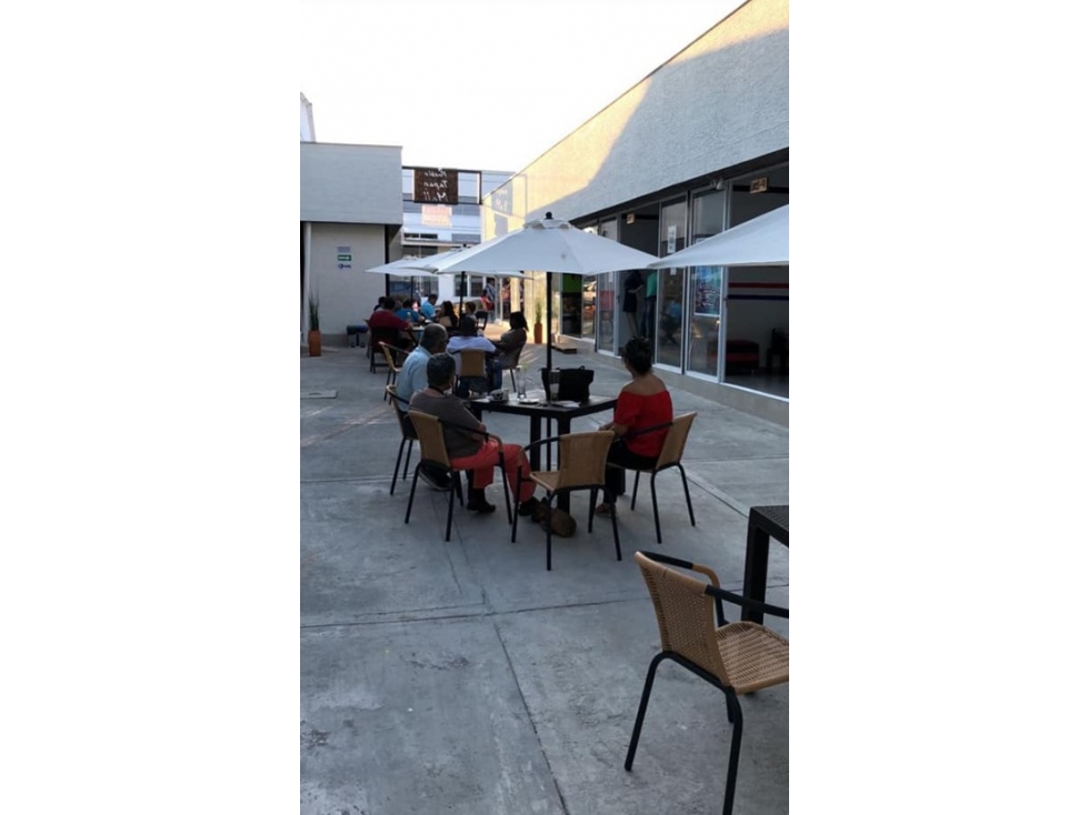 ¡Oportunidad Comercial en Pueblo Tapado, Quindío! - 3