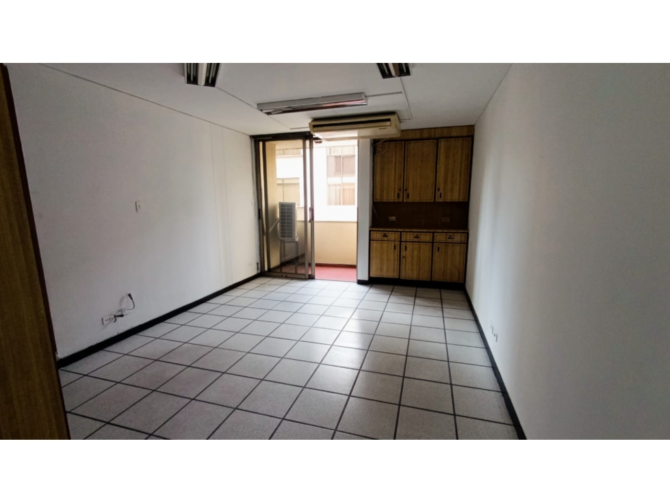 Se vende apartamento + 3 oficinas comerciales en el centro — foto 6