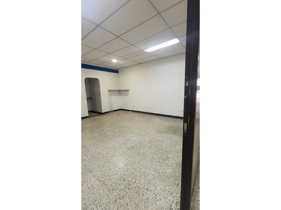 Se alquila local comercial en el centro de Pereira - 4