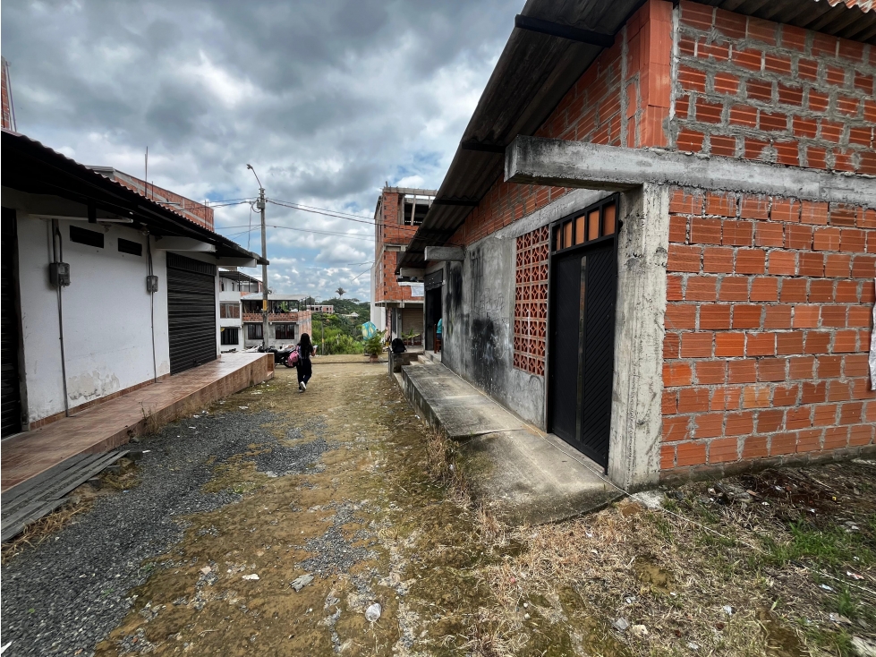Se vende casa lote con proyección comercial en el sector de Condina — foto 5