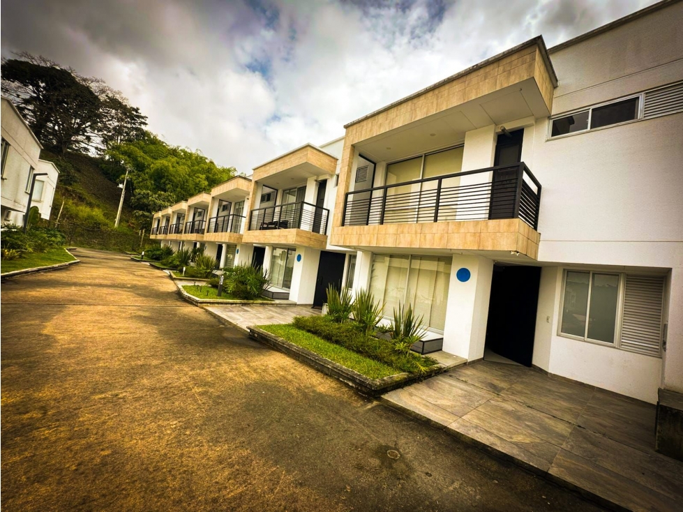 SE VENDE CASA EN PINARES ALTO PEREIRA EXCLUSIVIDAD Y ENTORNO CAMPESTRE