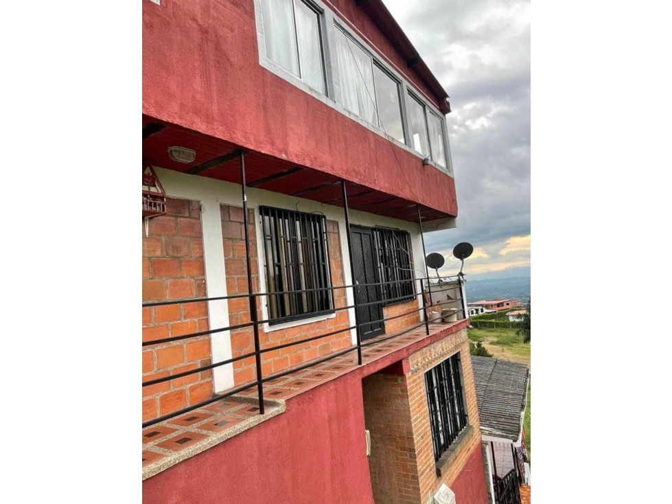 Casa de tres pisos independientes en venta Altagracia - 4