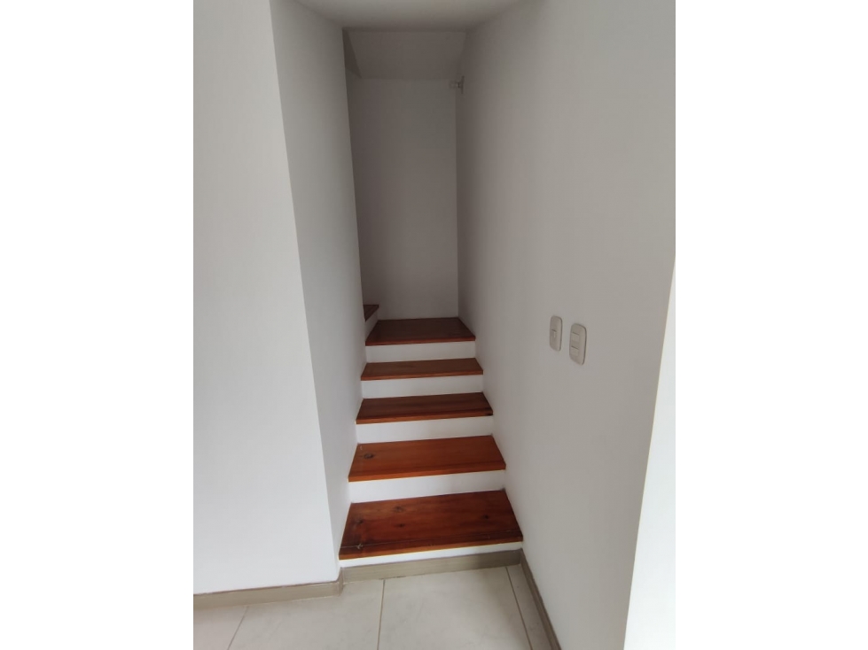 Casa esquinera en venta en conjunto cerrado sector Vía Rápida — foto 4
