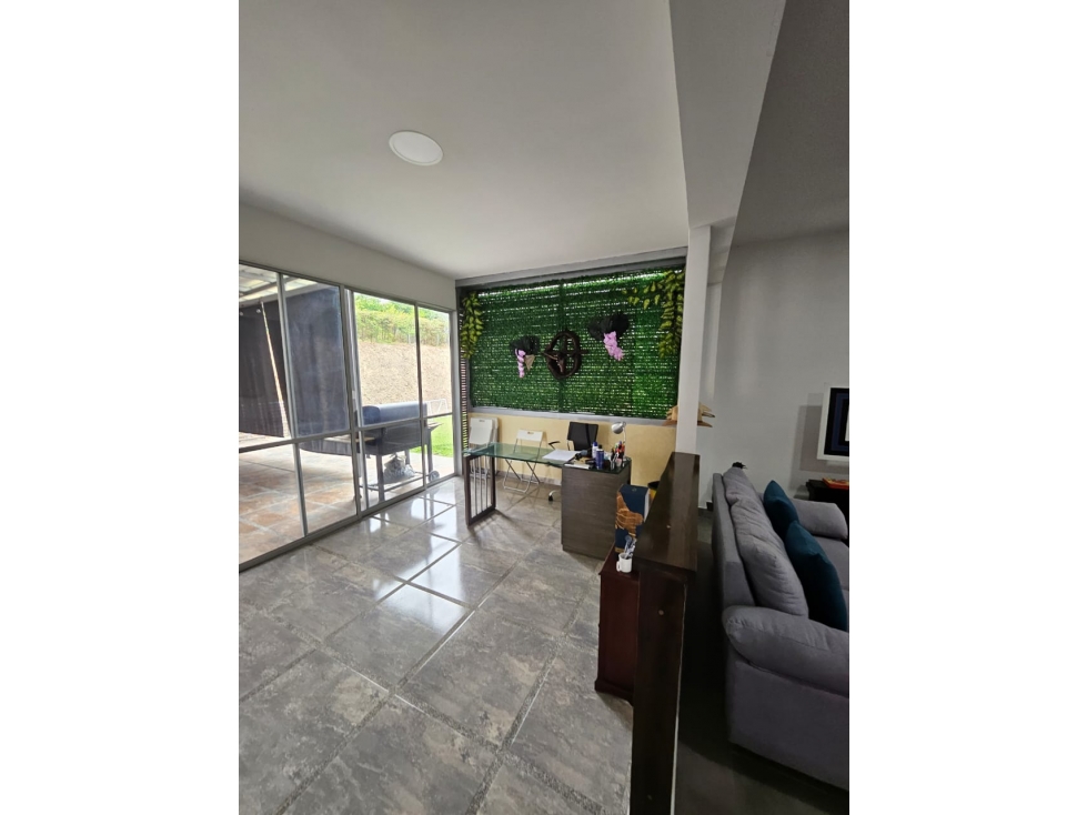 Venta de Casa Campestre en Conjunto Cerrado en Cerritos, Pereira