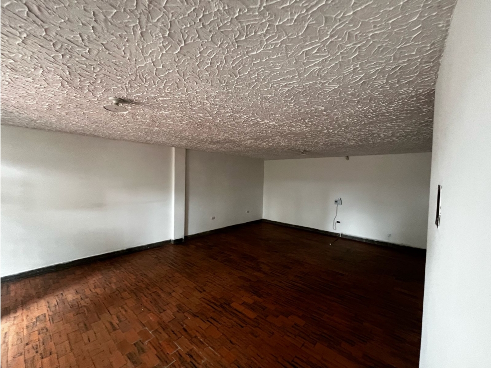Local comercial en venta en Pereira Avenida 30 de Agosto - 6