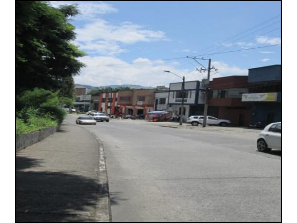 VENTA DE BODEGA COMERCIAL SOBRE LA AVENIDA SUR PEREIRA