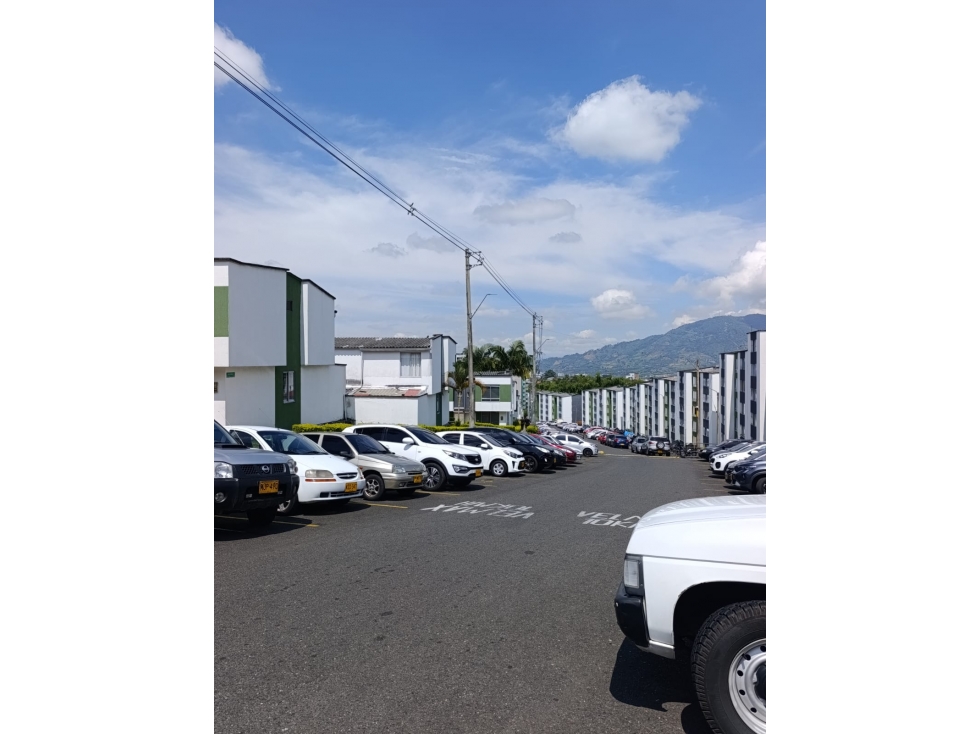 CASA EN VENTA EN CONJUNTO RESIDENCIAL DOSQUEBRADAS