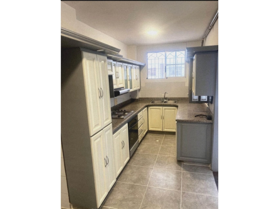 Amplia Casa de 3 Niveles en Venta - Los Álamos, Pereira — foto 4