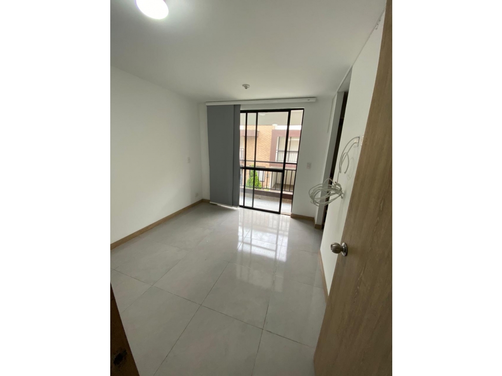 ¡Gran oportunidad! Casa de 3 pisos en conjunto cerrado en venta — foto 2