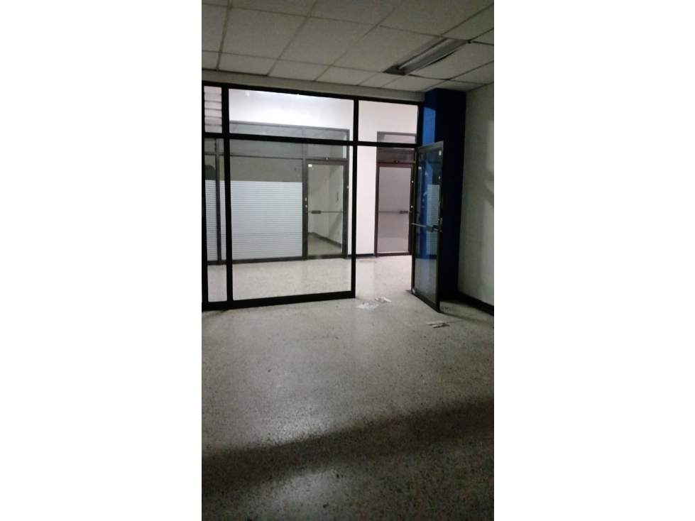 Se vende espectacular local comercial en el centro de Pereira - 3
